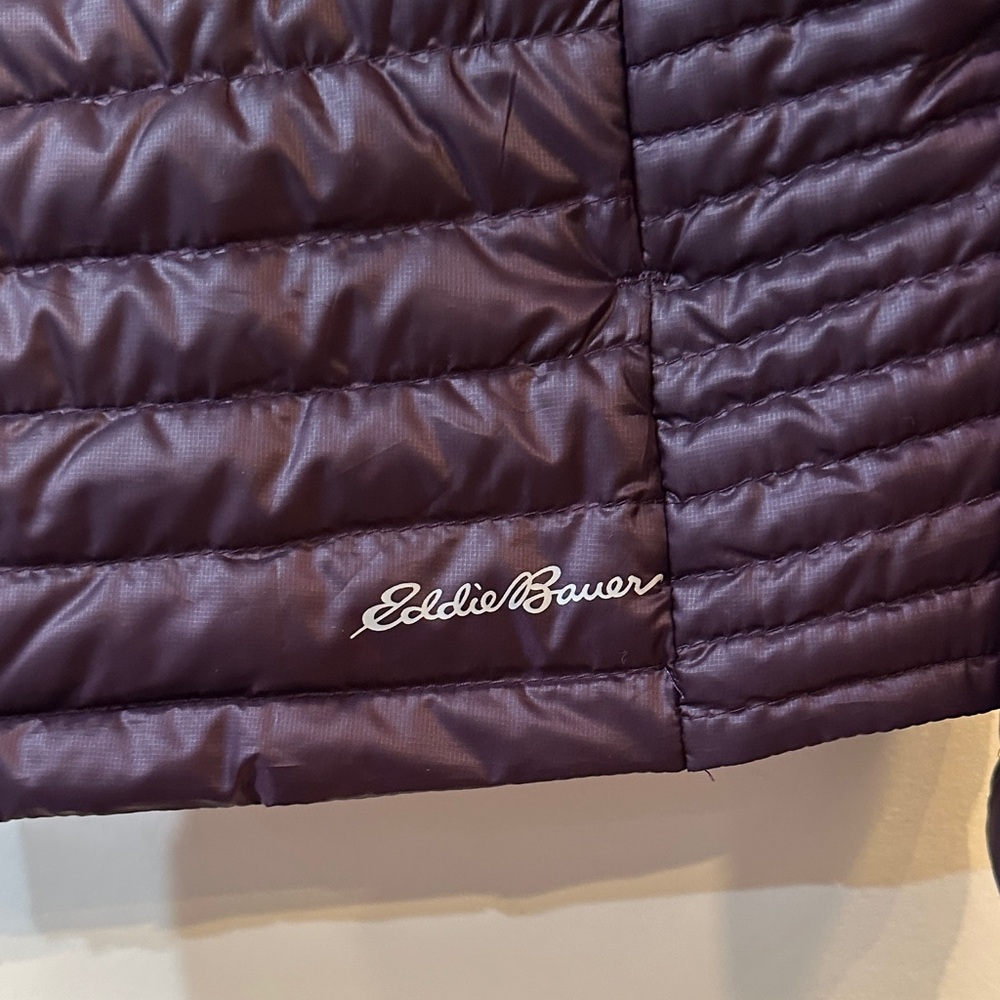 Eddie Bauer Women's Plum Puffer Jacket - Picture 3 of 8
